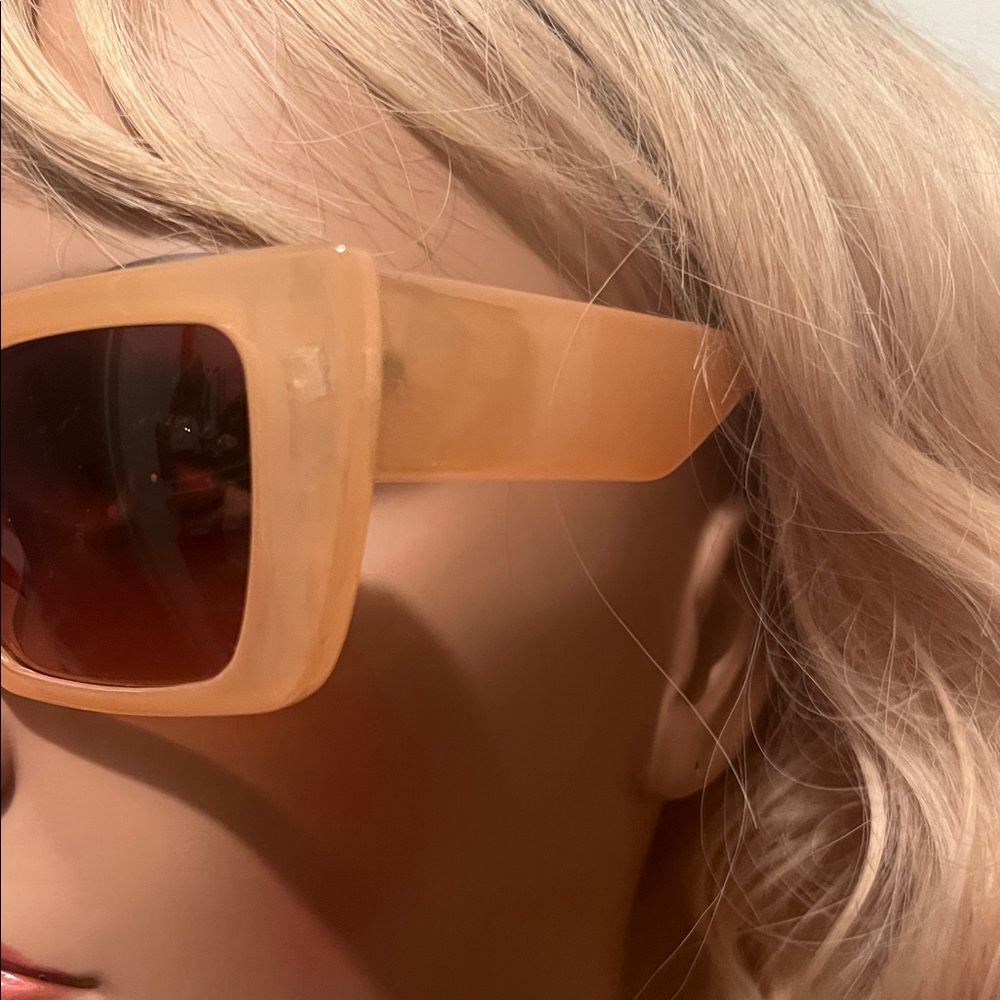 Island Sunglass Club Chic Tan Sunglasses for Women - Picture 2 of 6